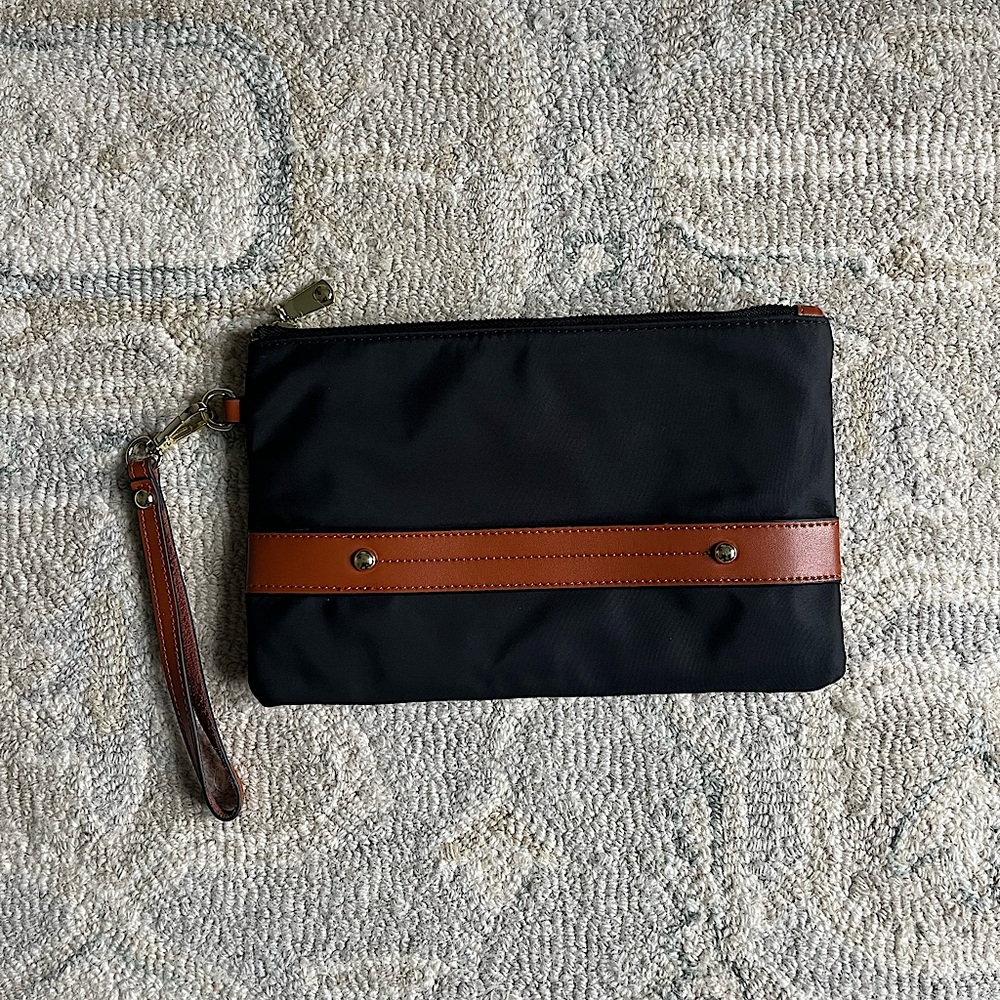 Black clutch